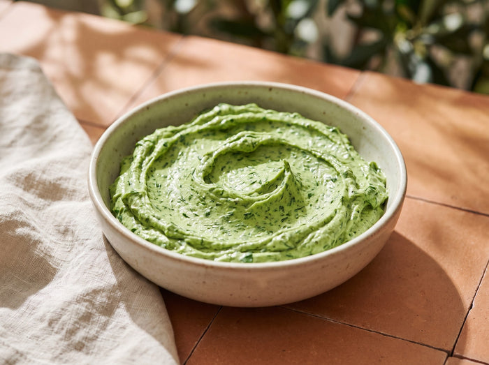 Verdino-Frischkäse-Dip mit frischen Kräutern