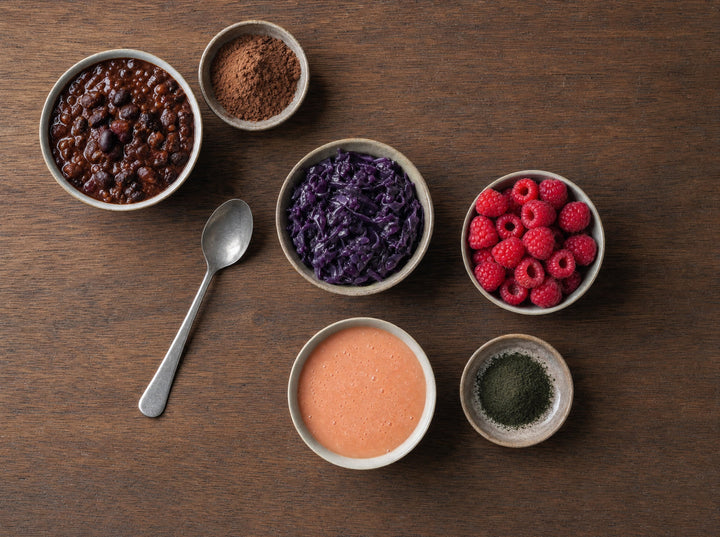 Drei Paare: Chili mit Kakao, Rotkohl mit Himbeeren, Melonensuppe mit Basilikumpulver